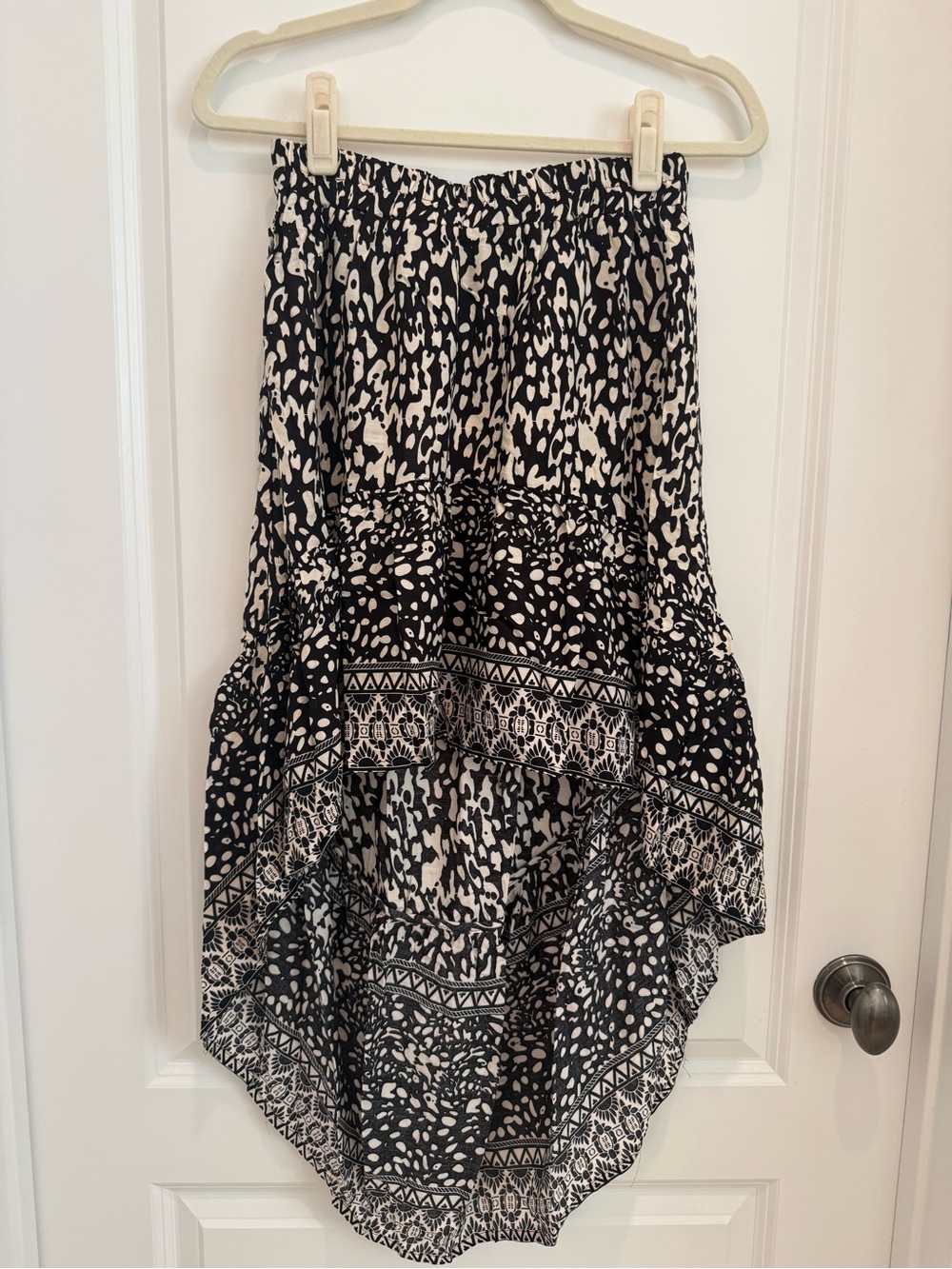 Umgee  and White High-Low Printed Skirt NWT